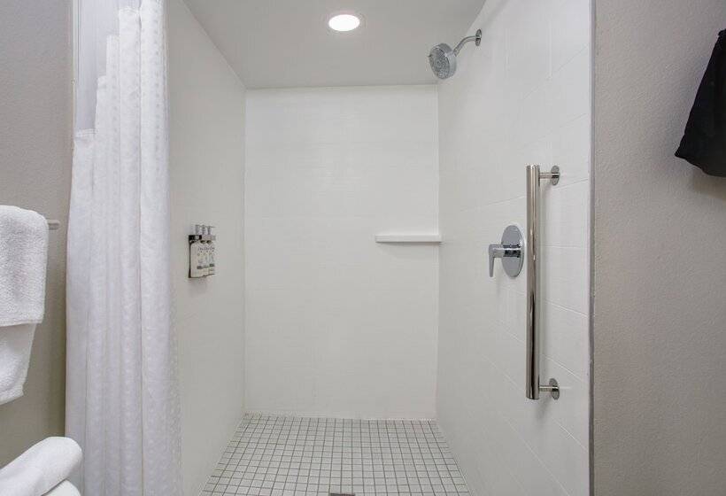 Suite Adapted for people with reduced mobility, Holiday Inn Express  Clearwater East  Icot Center