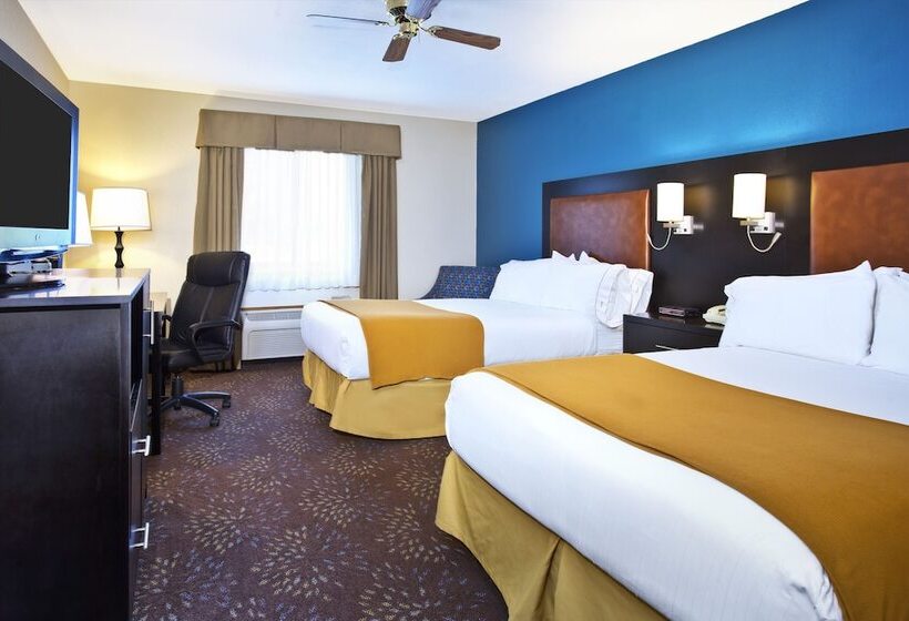 اتاق استاندارد با 2 تخت دوبل, Holiday Inn Express Mackinaw City