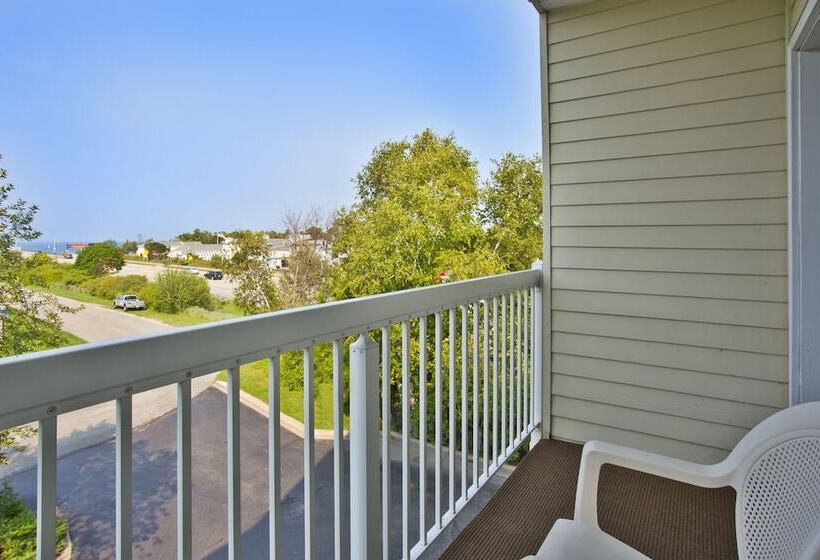 اتاق استاندارد با تخت دوبل, Holiday Inn Express Mackinaw City, An Ihg