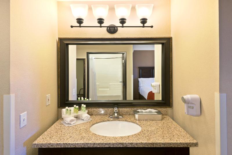 اتاق استاندارد با تخت بزرگ, Holiday Inn Express Show Low, An Ihg