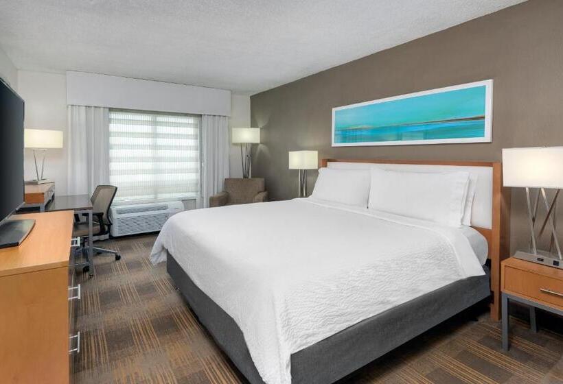اتاق استاندارد با تخت بزرگ, Holiday Inn Miamidoral Area, An Ihg