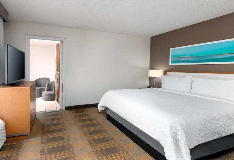 Suite with Balcony, Holiday Inn Miamidoral Area, An Ihg