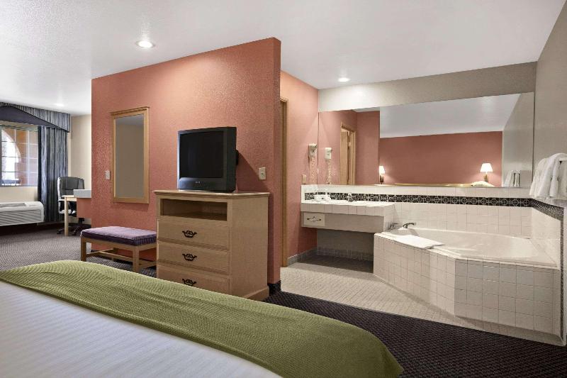 سوئیت با تخت بزرگ, Surestay Hotel By Best Western Ukiah