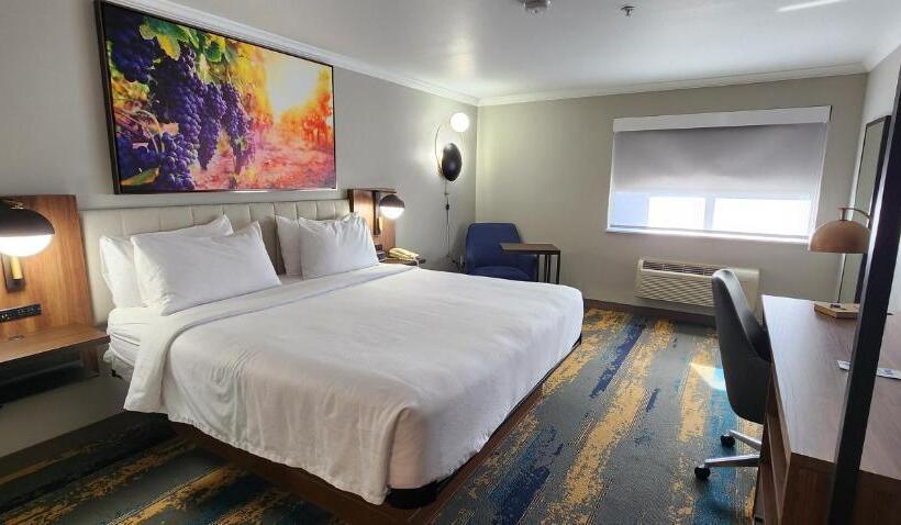 اتاق استاندارد با تخت بزرگ, La Quinta Inn & Suites By Wyndham Yakima Downtown
