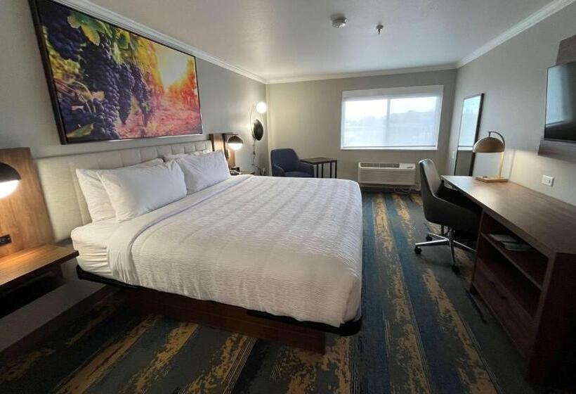 اتاق استاندارد با تخت بزرگ, La Quinta Inn & Suites By Wyndham Yakima Downtown