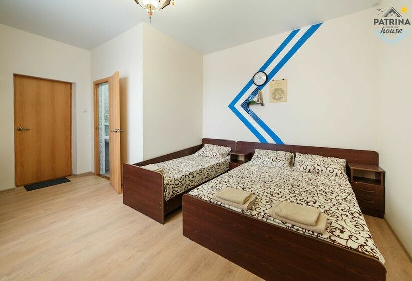 家庭间, Patrina Comfort House