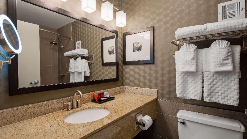 سوئیت با تخت بزرگ, Best Western Premier Airport/expo Center