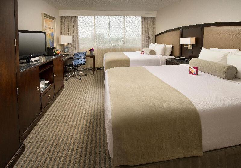 اتاق استاندارد با تخت دو نفره بزرگ, Crowne Plaza Seattle Airport