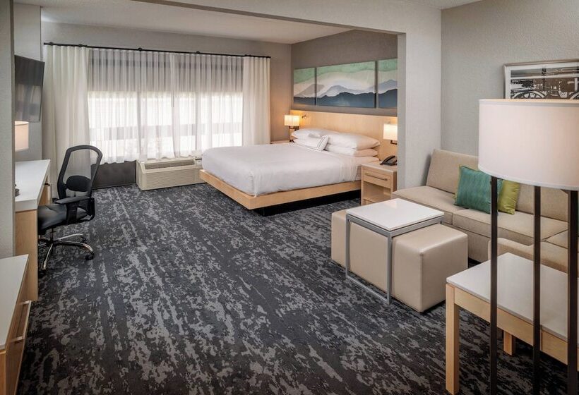 Suite Club, Delta S By Marriott Huntington Downtown