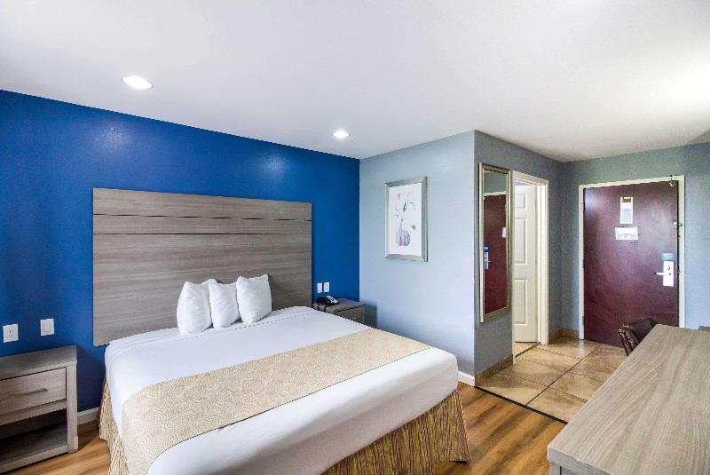 اتاق استاندارد با تخت بزرگ, Holiday Inn Express Hotel & Suites Belmont, An Ihg