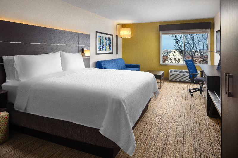 اتاق اجرایی با تخت بزرگ, Holiday Inn Express Hotel & Suites Belmont, An Ihg