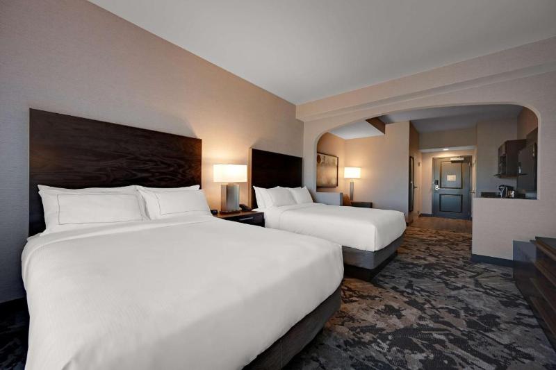 Suite (behindertengerecht), Holiday Inn Express  & Suites Denver Airport