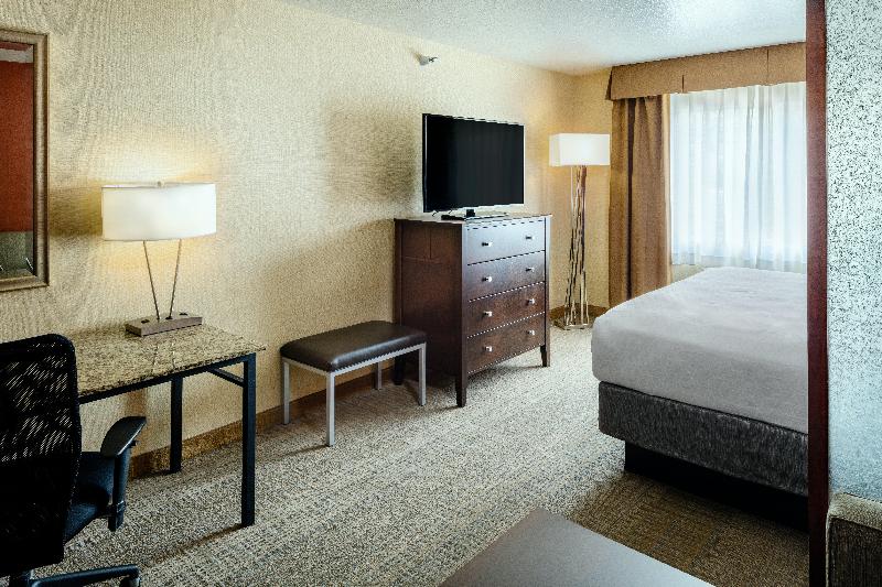 اتاق استاندارد با تخت بزرگ, Hampton Inn Pullman