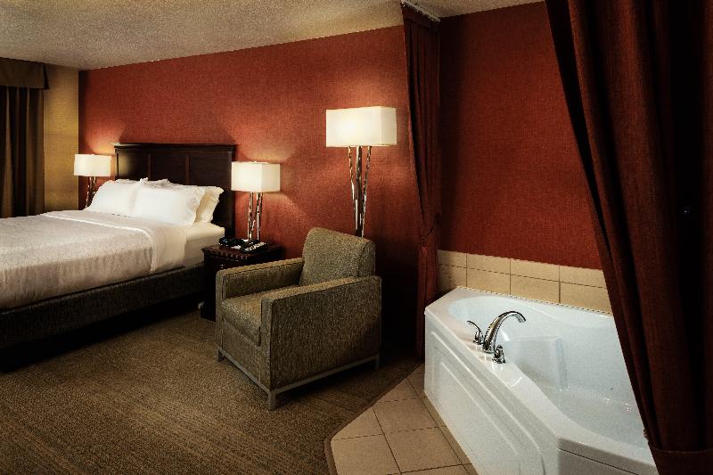 اتاق استاندارد با تخت بزرگ, Hampton Inn Pullman