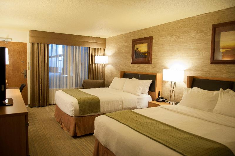 اتاق استاندارد با چشم‌انداز استخر, Holiday Inn Spearfish Convention Center, An Ihg