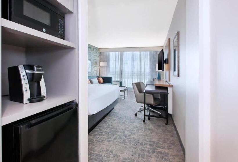 اتاق استاندارد با تخت بزرگ, Holiday Inn Va Beach Oceanside 21st St, An Ihg