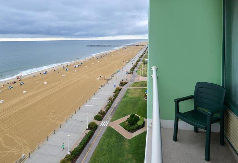 Deluxe Room Adapted for people with reduced mobility, Holiday Inn Va Beachoceanside 21st Street