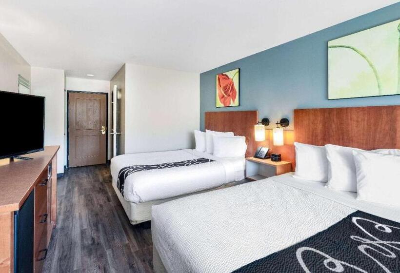 Standard Room Adapted for people with reduced mobility, La Quinta Inn & Suites By Wyndham Helena