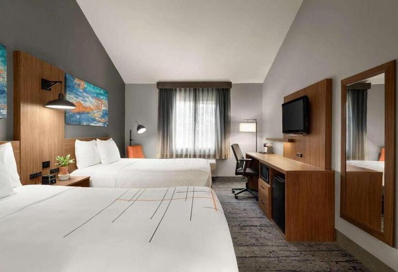 Standard Room, La Quinta Inn & Suites By Wyndham Salem Or