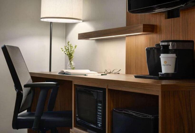 اتاق استاندارد با تخت بزرگ, La Quinta By Wyndham Salem Or