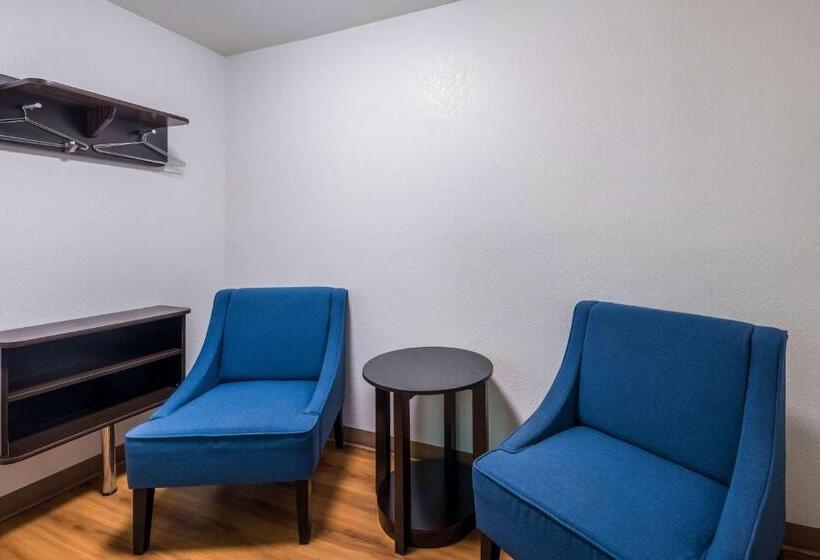 اتاق لوکس با تخت بزرگ, Motel 6 Irving, Tx  Irving Dfw Airport East