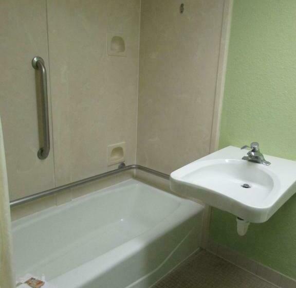 اتاق استاندارد با تخت دوبل برای معلولان, Seralago Hotel & Suites Main Gate East