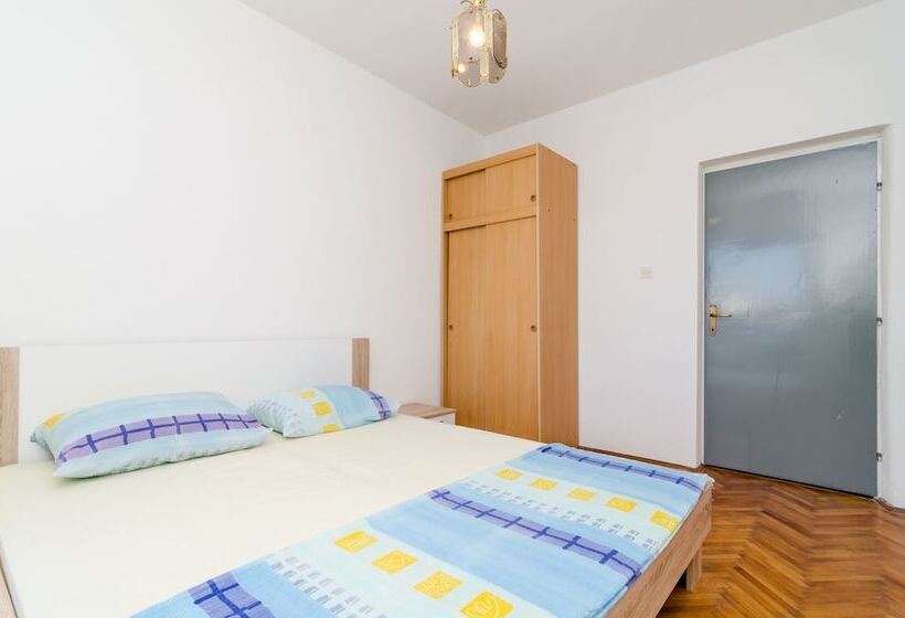 آپارتمان 3 خوابه با چشم‌انداز دریا, Apartments Božović