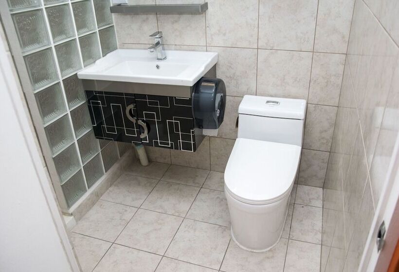 تختخواب در اتاق مشترک, Del Paseo   Hostel