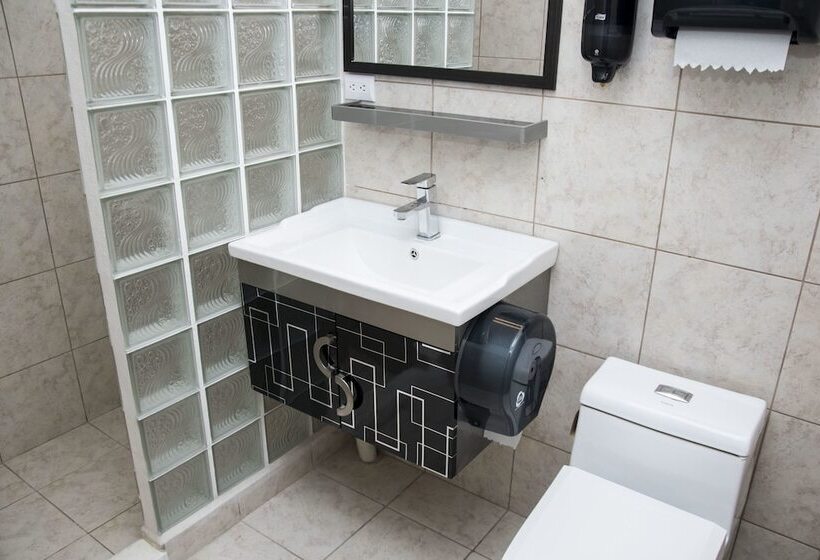 تختخواب در اتاق مشترک, Del Paseo   Hostel