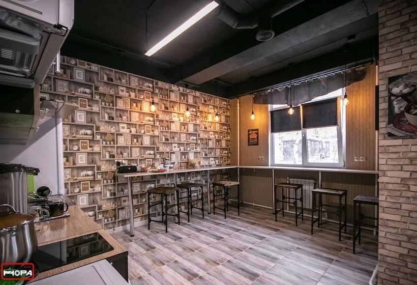 تختخواب در اتاق مشترک, Nora Hostel