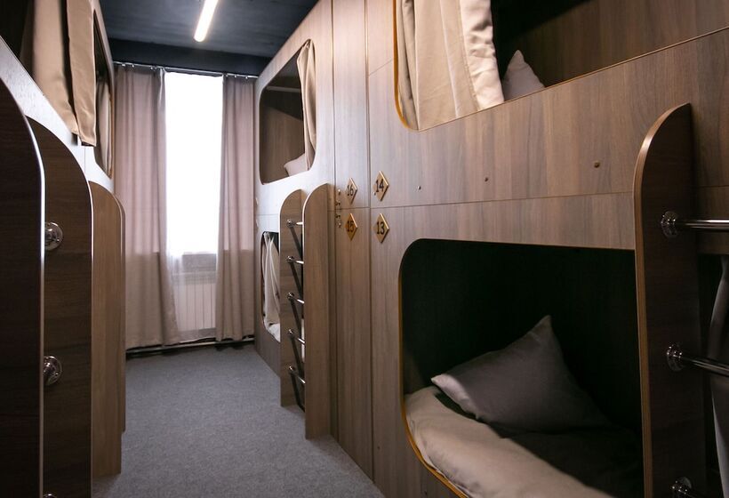 تختخواب در اتاق مشترک, Nora Hostel