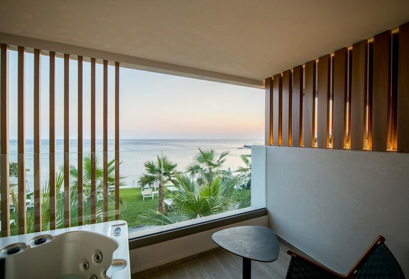 Standard Room with Hot Tub, Akasha Beach  & Spa