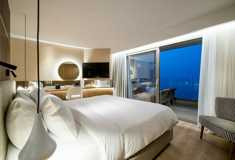 Suite with Hot Tub, Akasha Beach  & Spa