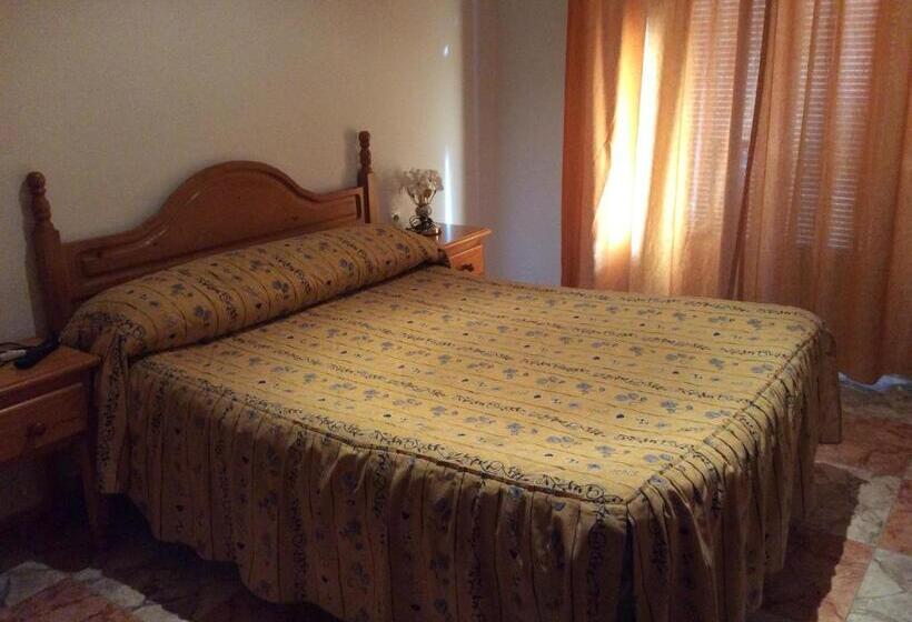 اتاق استاندارد با سرویس بهداشتی مشترک, Pensión Princesa