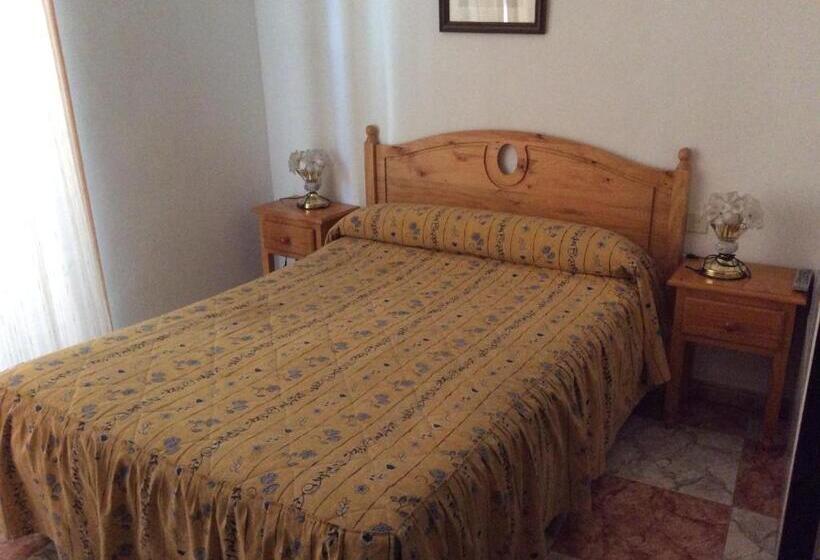 اتاق استاندارد سه نفره, Pensión Princesa