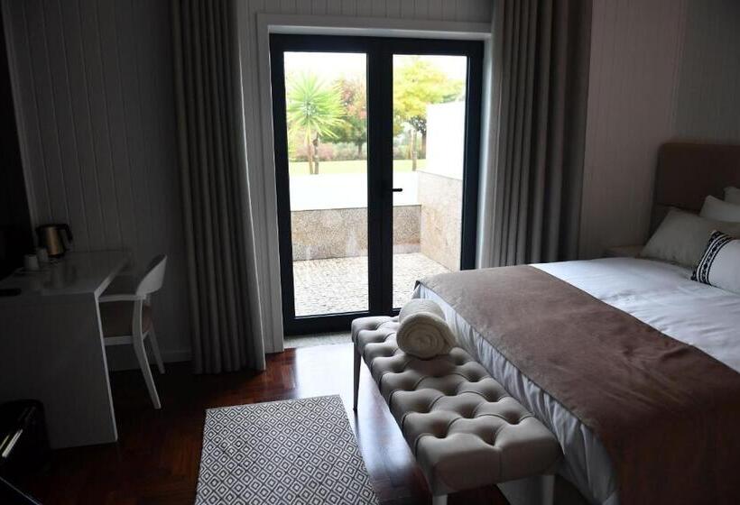 سوئیت جونیور با تراس, Casa Das Carpas