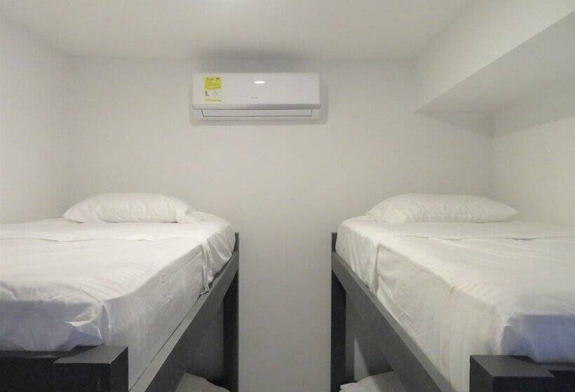 سرير فى غرفة مشتركه, San Jacinto Hostel