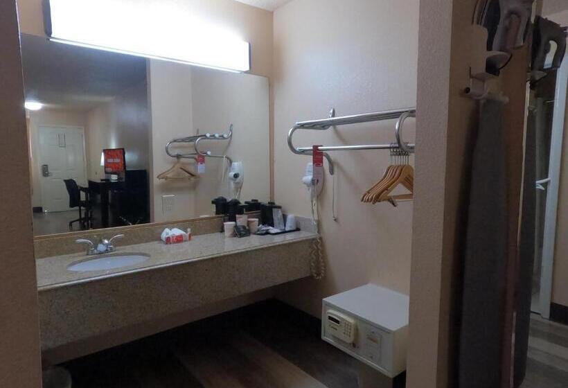 キングサイズベッドのスイートルーム, Econo Lodge Inn & Suites Downtown Northeast Near Fort Sam Houston