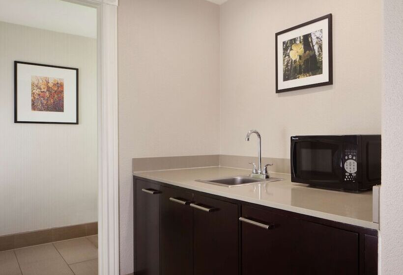 سوییت لوکس, Hilton Santa Cruz/scotts Valley