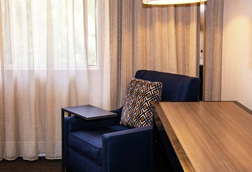 اتاق استاندارد با تخت دوبل و چشم‌انداز, Hilton Santa Cruz/scotts Valley