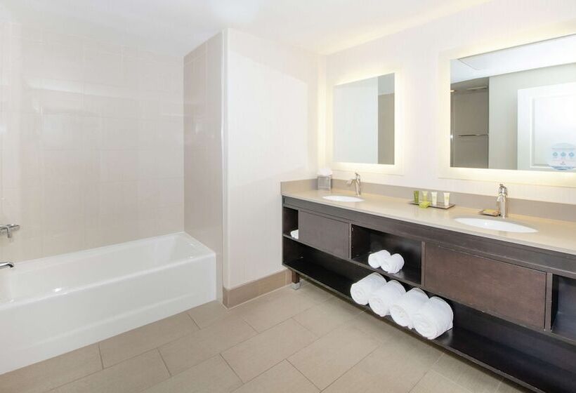 سوئیت با بالکن, Hilton Santa Cruz/scotts Valley