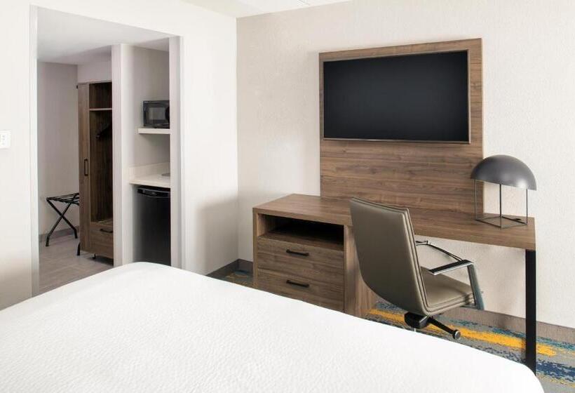 Habitación Estándar Cama King Adaptada para personas con movilidad reducida, La Quinta Inn & Suites By Wyndham Spokane Downtown