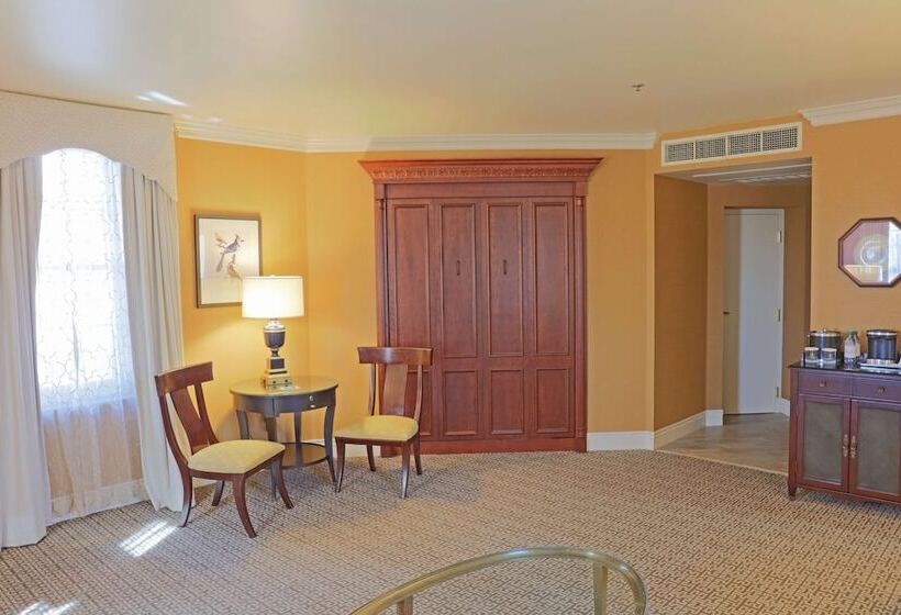 سوییت, Roanoke & Conference Ctr, Curio Collection By Hilton 
