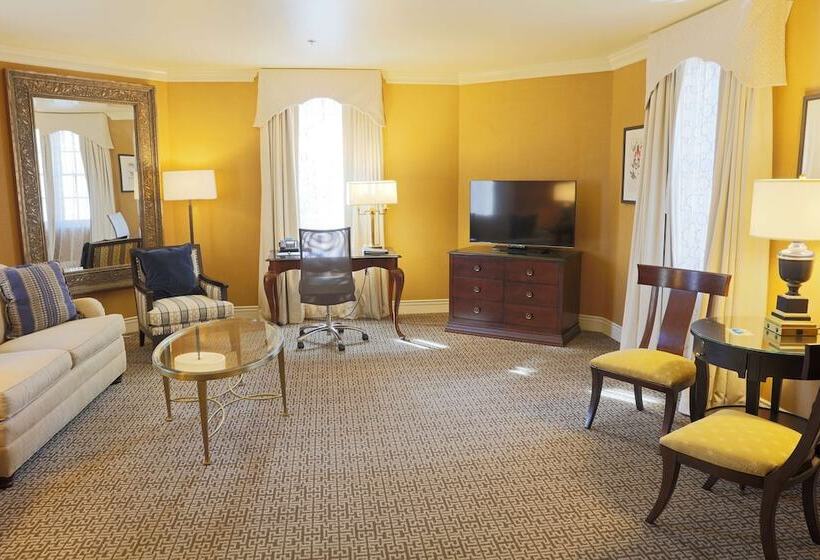 سوییت, Roanoke & Conference Ctr, Curio Collection By Hilton 