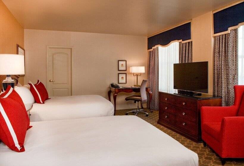اتاق استاندارد با 2 تخت دوبل, Roanoke & Conference Ctr, Curio Collection By Hilton 