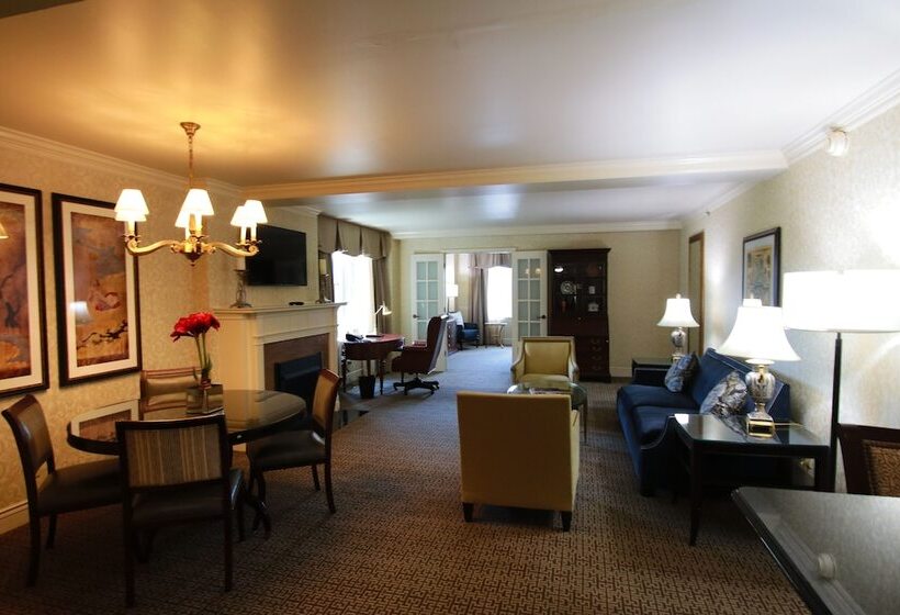 سوییت, Roanoke & Conference Ctr, Curio Collection By Hilton 