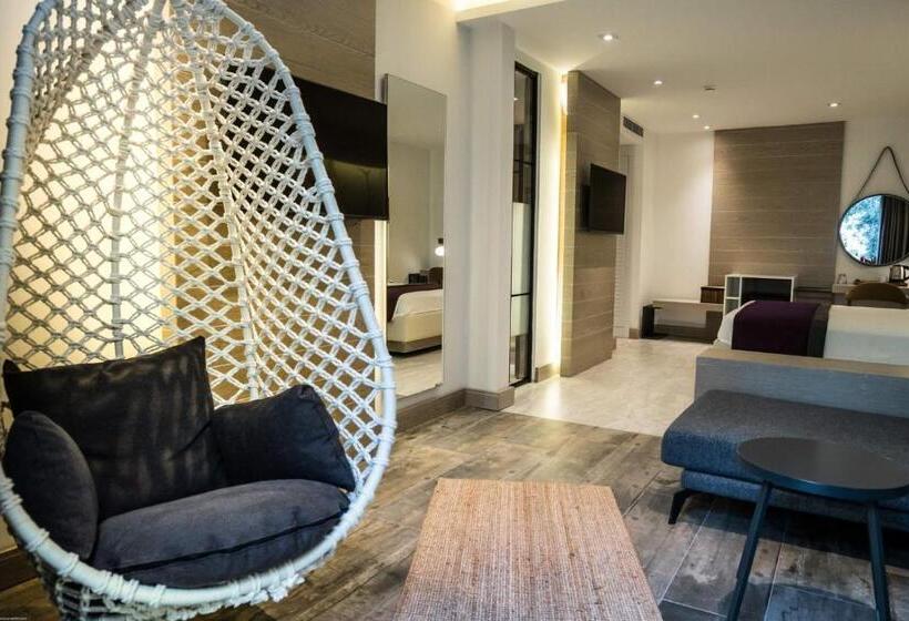 سوئیت جونیور دولوکس با چشم‌انداز باغ, Melanippe Relaxing Hotel   Adults Only