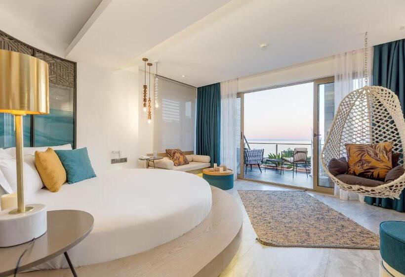 اتاق لوکس با تخت دو نفره بزرگ, Melanippe Relaxing Hotel   Adults Only