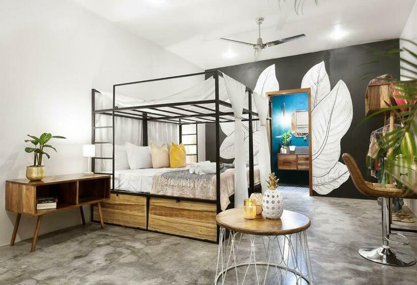 Deluxe Suite King Bed, The Space Jungle Oasis