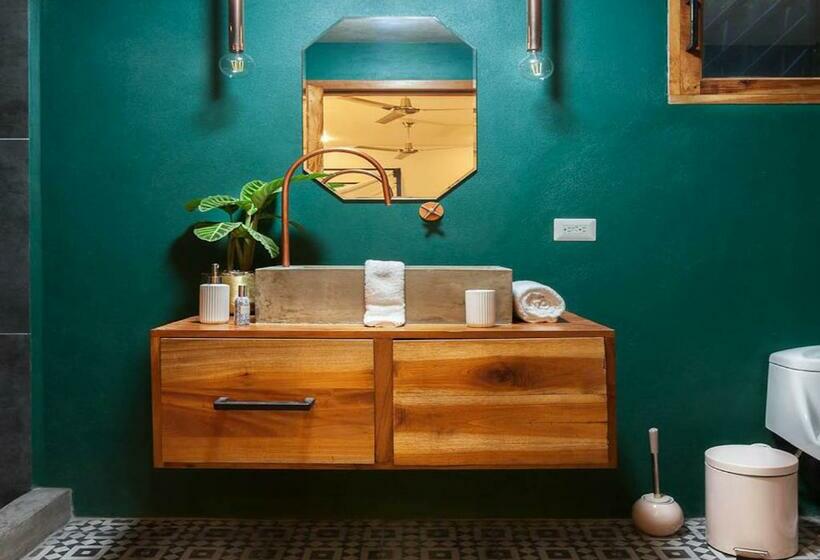 Deluxe Suite King Bed, The Space Jungle Oasis